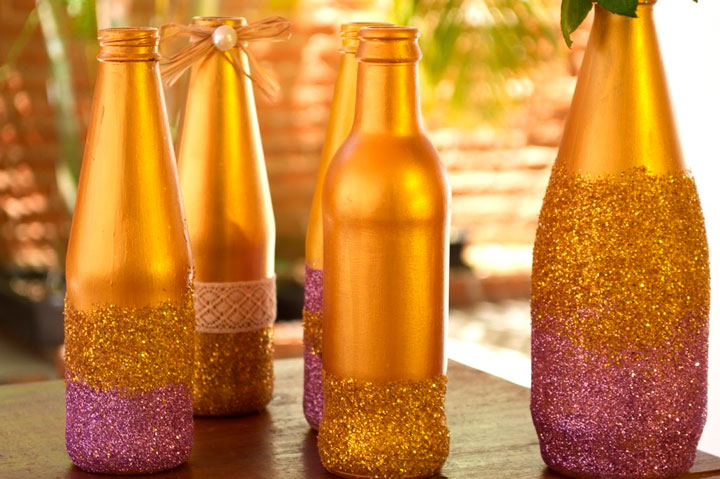 Decoração com garrafas de vidro glitter
